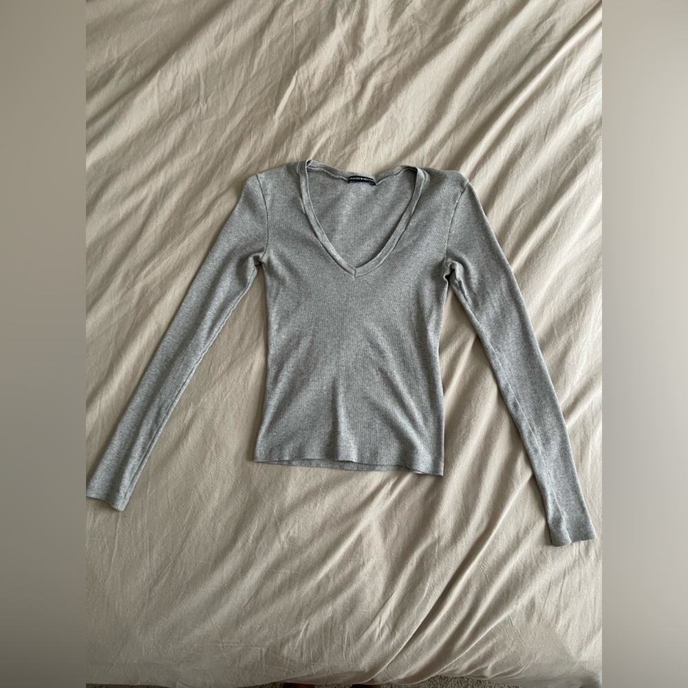 Brandy Melville Light Gray Ribbed V-Neck Top